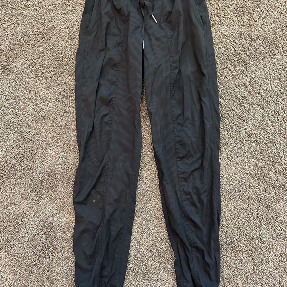 Lululemon black dance studio joggers sz 2 - Picture 1 of 5